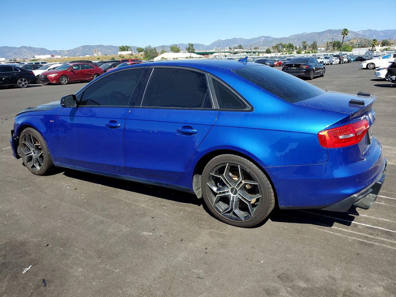 2016 Audi A4 VIN WAUFFAFLXGA009824 photo 2