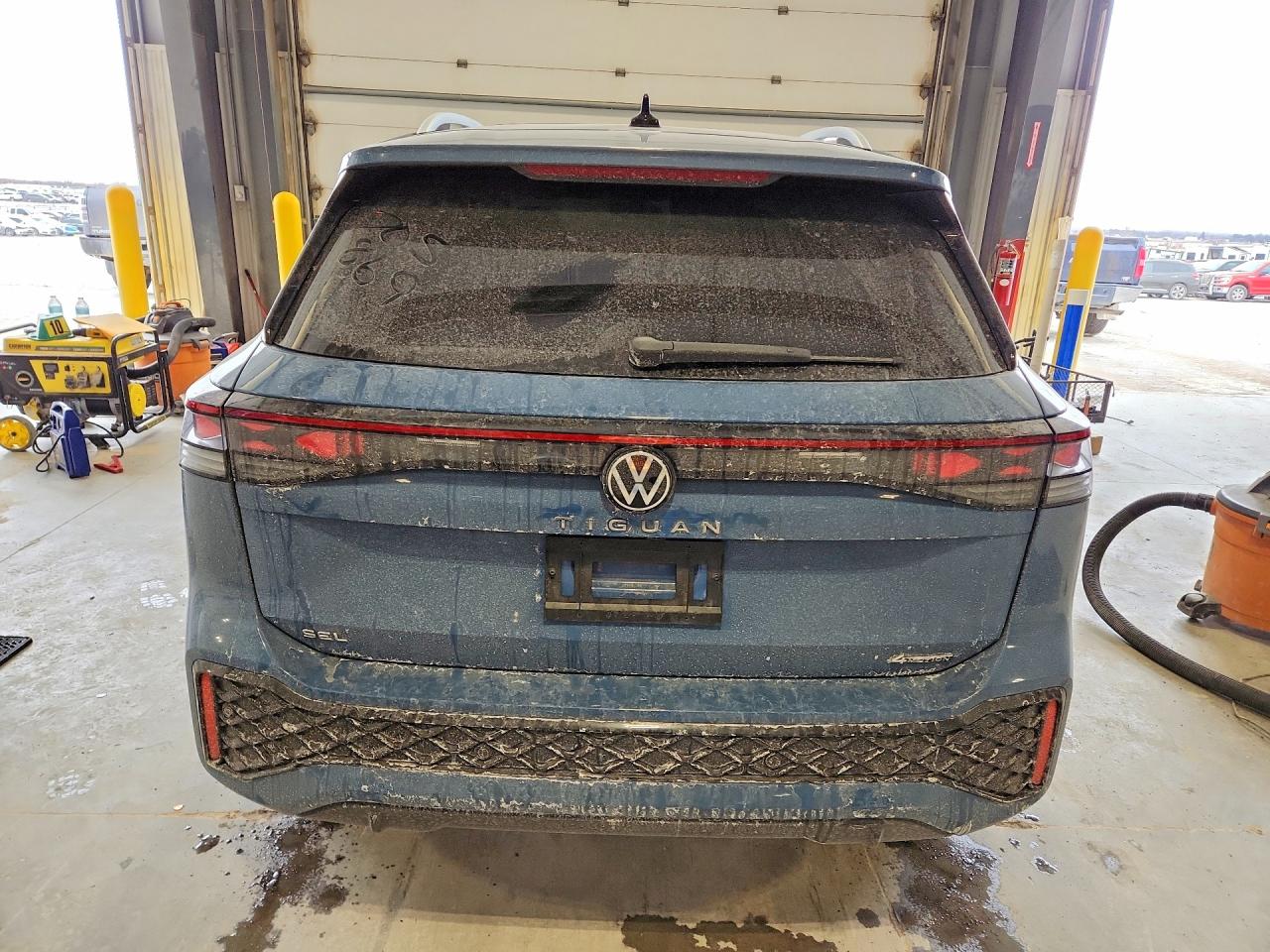 2025 Tiguan VIN 3VVLR7RM8SM049711 photo 6
