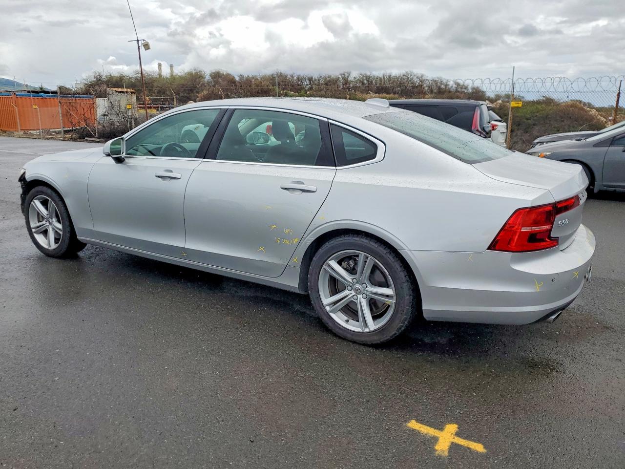 2018 Volvo S90 VIN LVY982AK0JP035991 photo 2