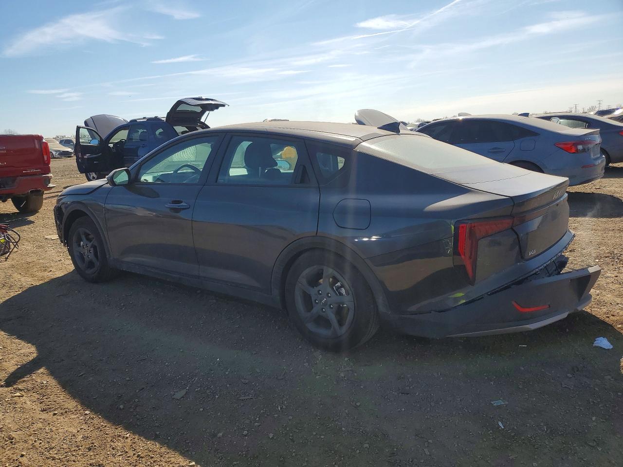2025 Kia All other VIN 3KPFT4DE0SE228265 photo 2