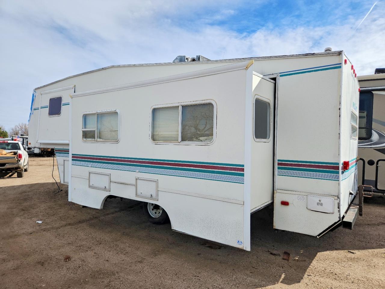 2000 FLEETWOOD Mallard VIN 1EF5S2925Y4083359 photo 3