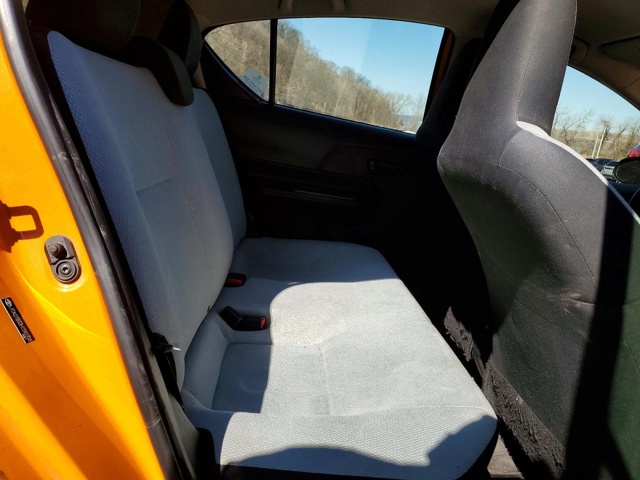 2017 Toyota Prius c on VIN JTDKDTB33H1592358 photo 10
