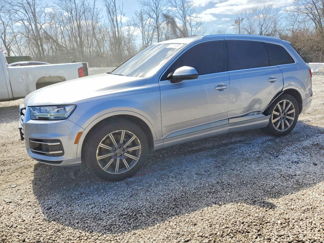 2018 Audi Q7 VIN WA1LAAF72JD015950 photo 1