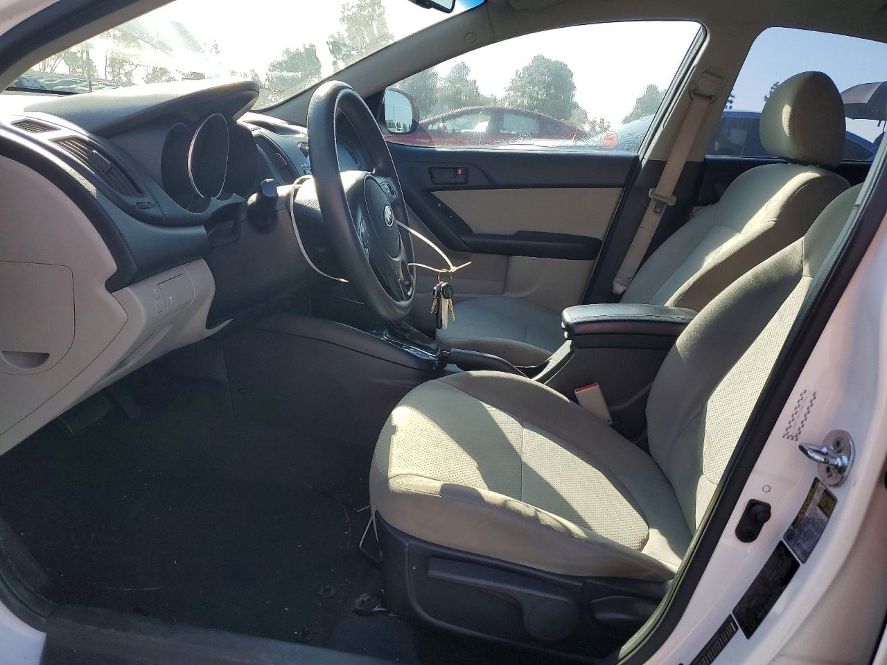 2011 Kia Forte VIN KNAFU4A23B5413832 photo 7