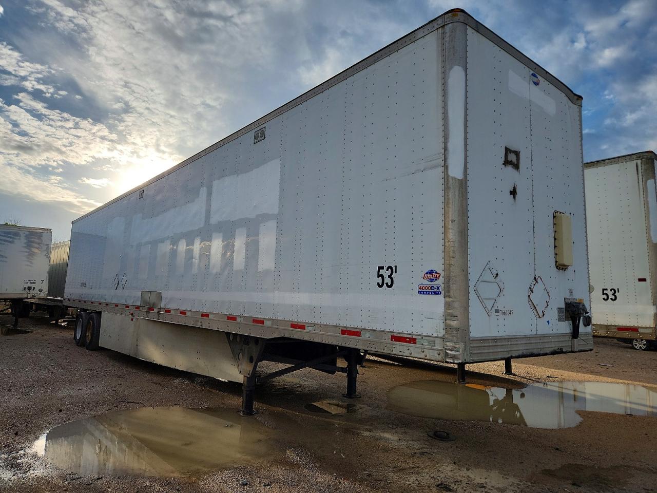 2014 UTILITY All models VIN 1UYVS2539EP766145 photo 1