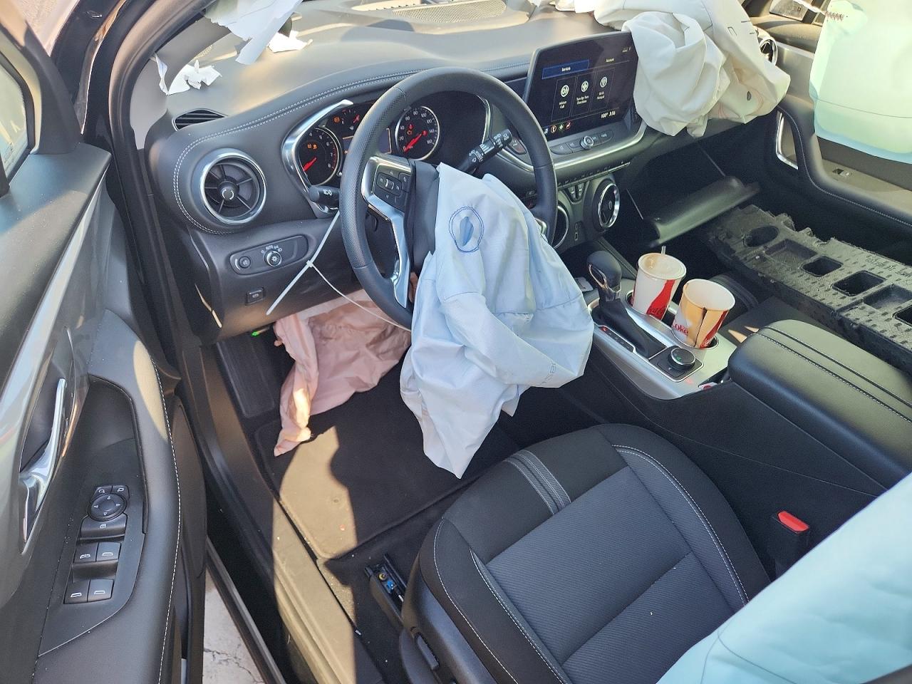 2025 Chevrolet Blazer VIN 3GNKBCR44SS259135 photo 8