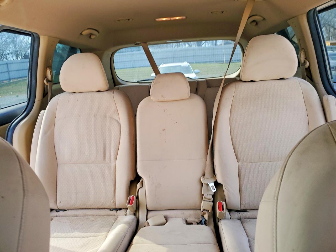 2017 Kia SEDONA VIN KNDMB5C1XH6230568 photo 10