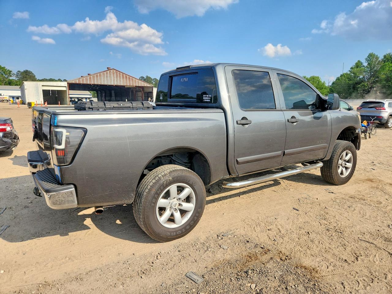 2011 Nissan TITAN VIN 1N6BA0EDXBN320270 photo 3