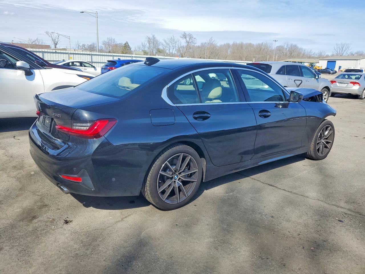 2022 BMW 3 series VIN 3MW5R7J09N8C67036 photo 3