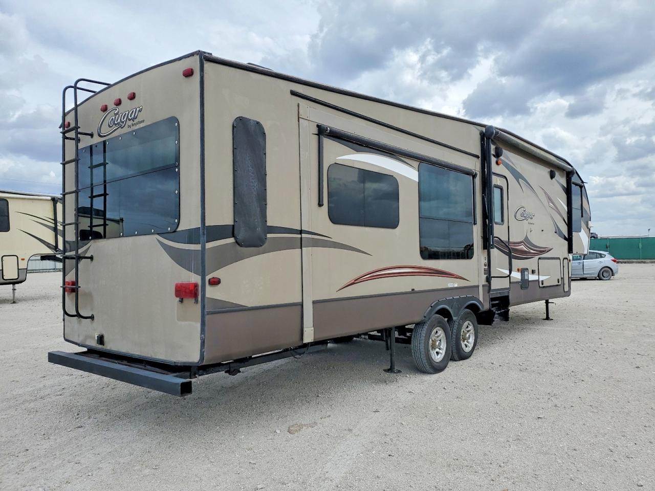 2015 KEYSTONE All models VIN 4YDF33325F2508197 photo 4