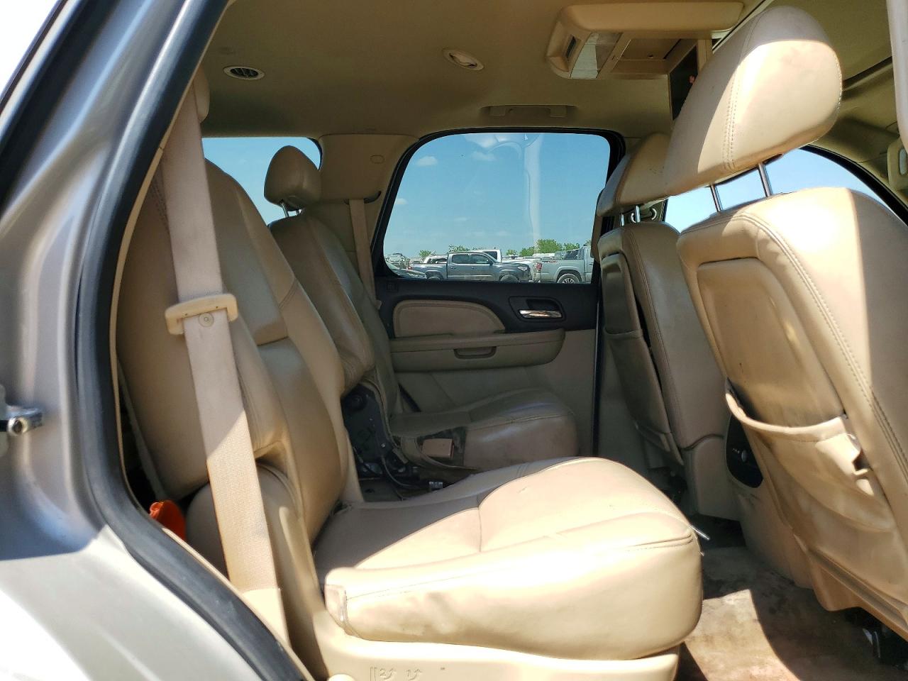 2009 GMC Yukon VIN 1GKFC03279R127307 photo 11