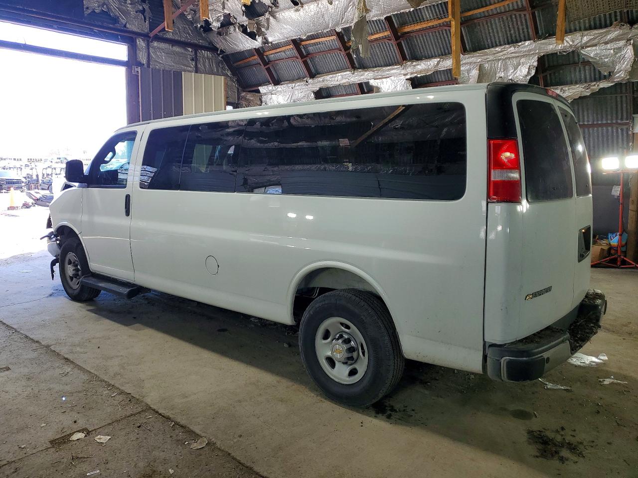 2025 Chevrolet Express VIN 1GAZGPFP2S1228958 photo 2
