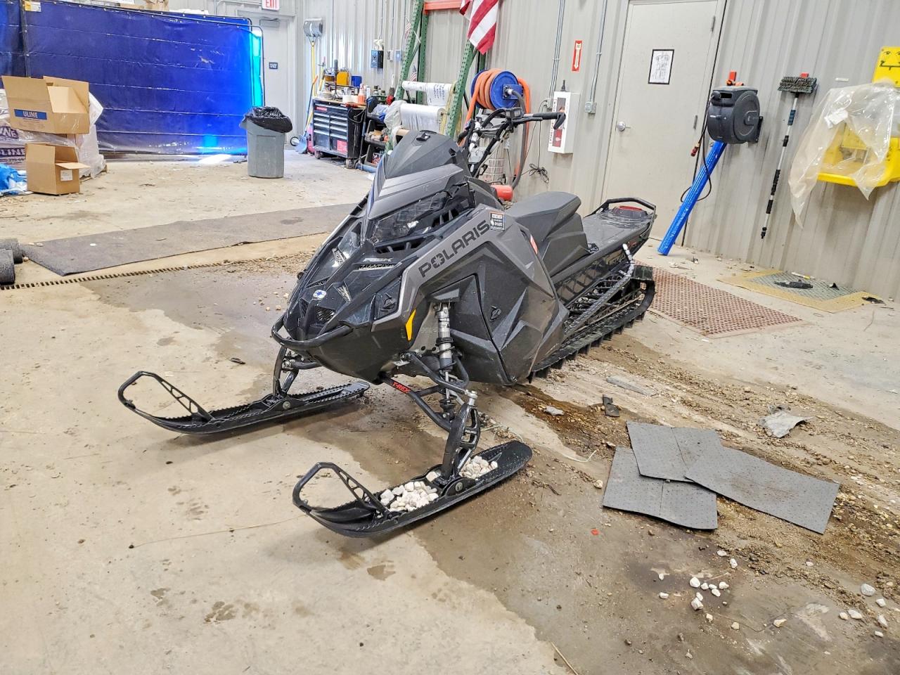 2023 POLA SNOWMOBILE VIN SN1TFG8M5PC255924 photo 2