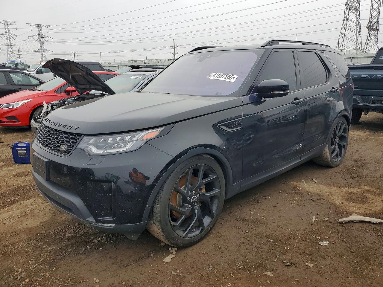 2017 Land Discovery VIN SALRHBBV3HA042147 photo 1