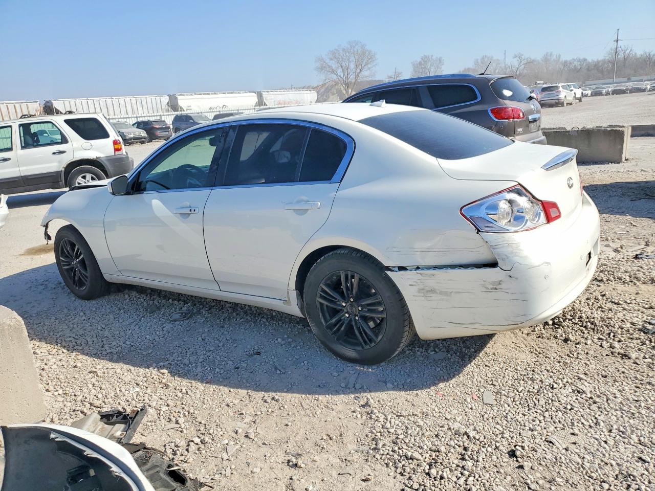 2011 Infiniti G37 VIN JN1CV6ARXBM403562 photo 2
