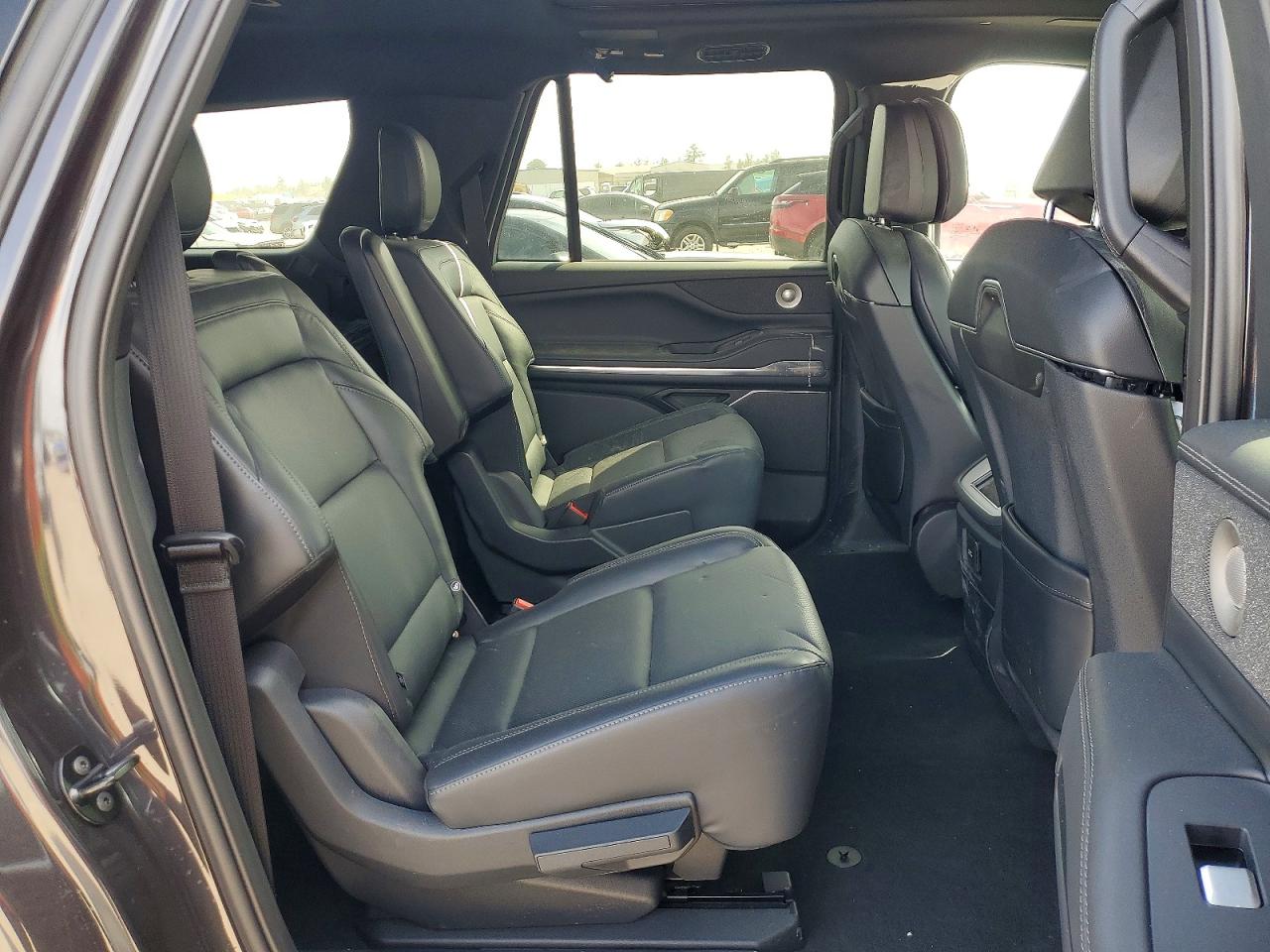 2025 Lincoln Navigator VIN 5LMJJ3LG5SEL21347 photo 11