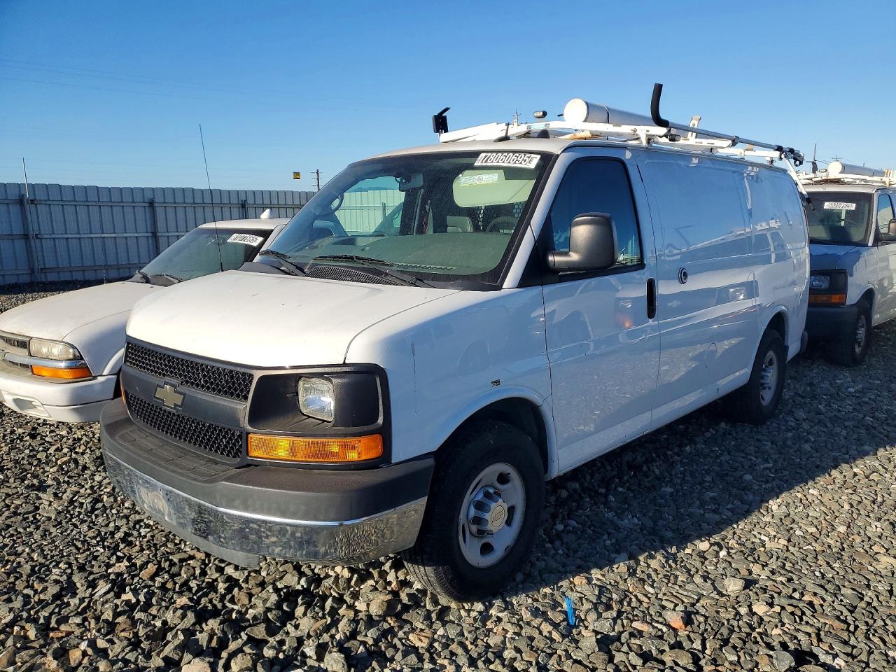 2014 CHEVROLET Express VIN 1GCWGFCB9E1125764 photo 1