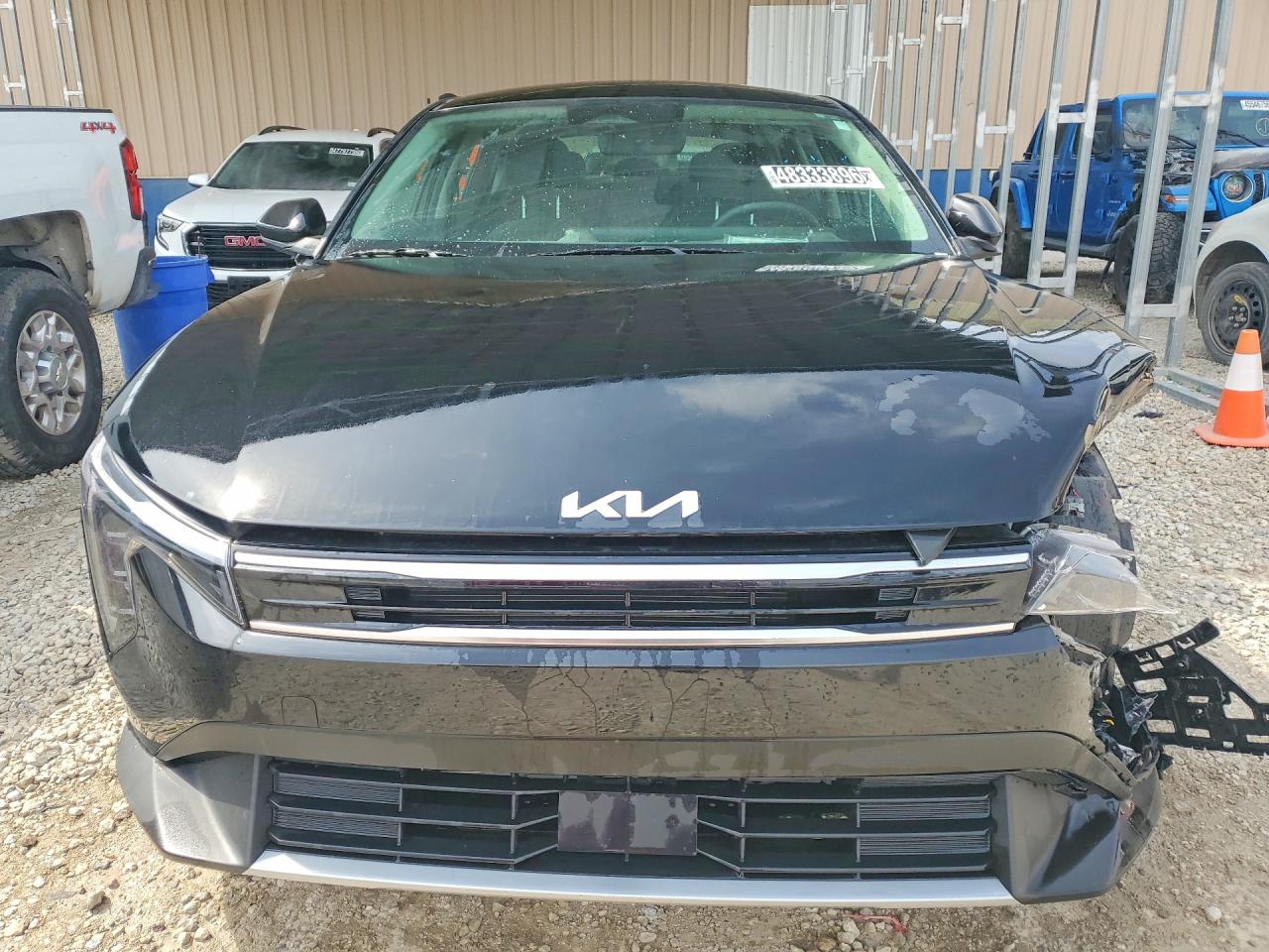 2025 Kia All other VIN 3KPFU4DE8SE140397 photo 5