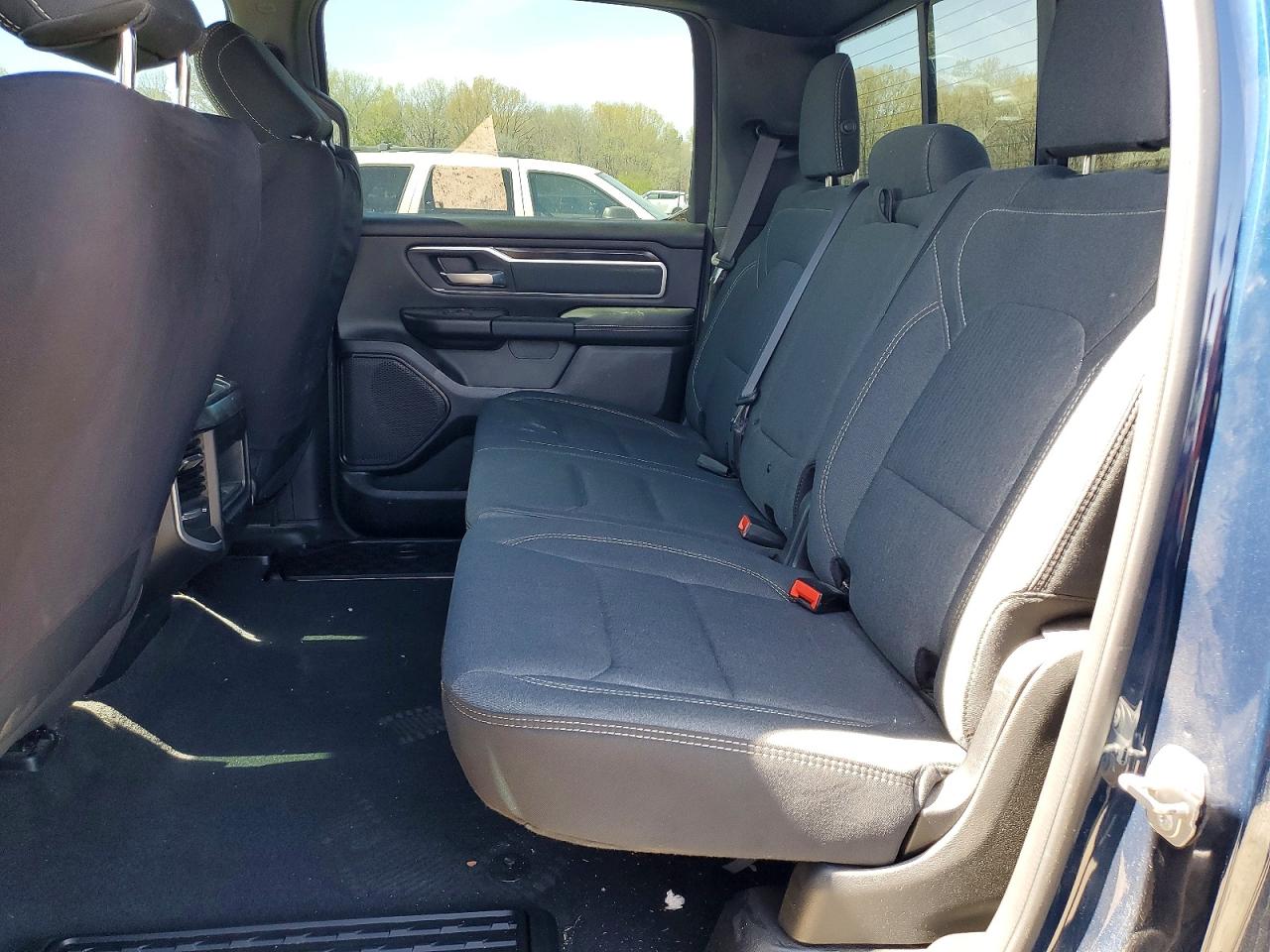 2022 Ram 1500 VIN 1C6SRFFT3NN129306 photo 10