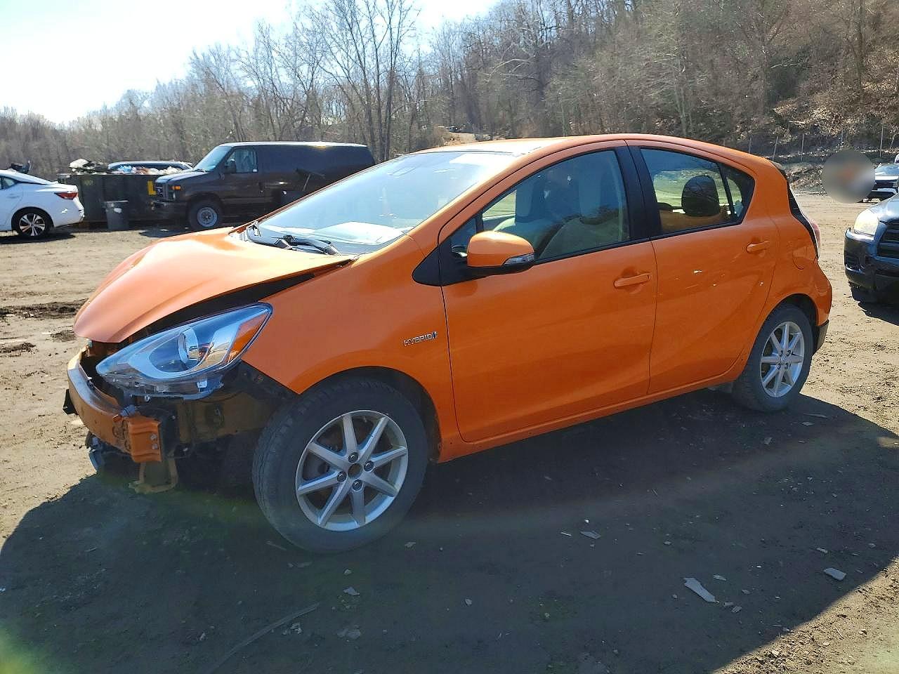 2017 Toyota Prius c on VIN JTDKDTB33H1592358 photo 1