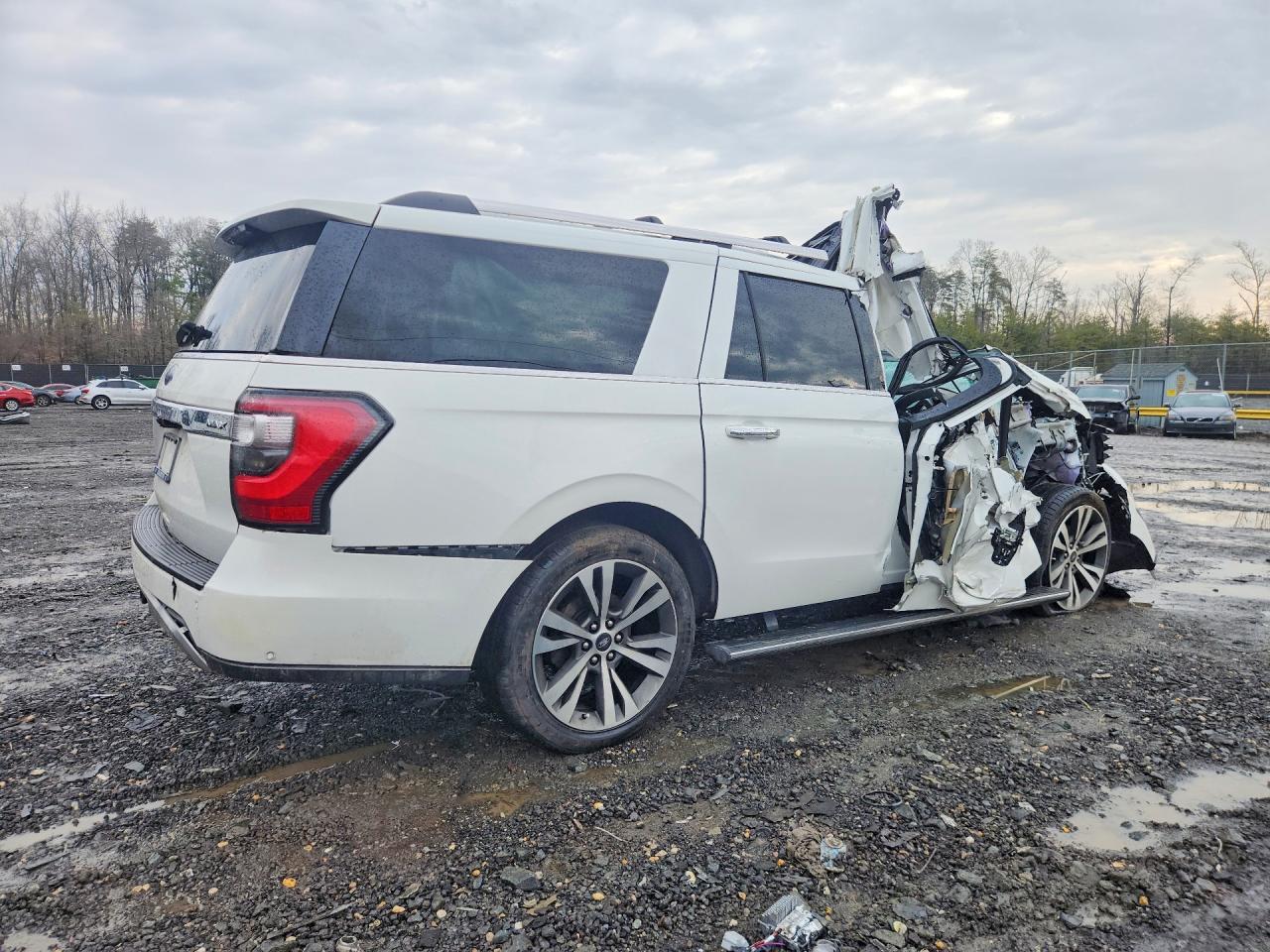 2021 Ford Expedition VIN 1FMJK2AT0MEA60352 photo 3