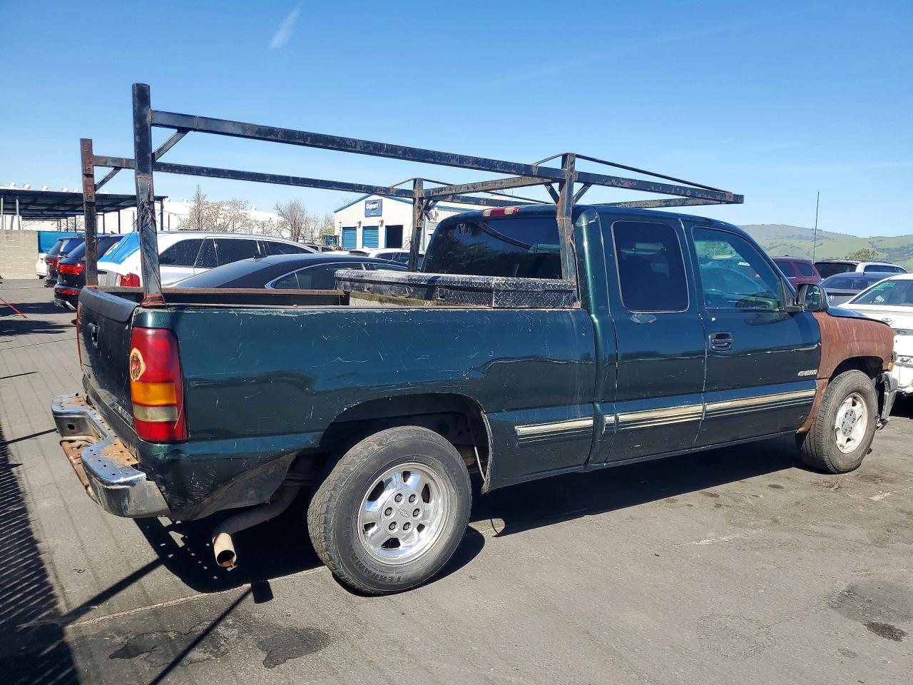 2002 Chevrolet Silverado VIN 2GCEC19V521223630 photo 3