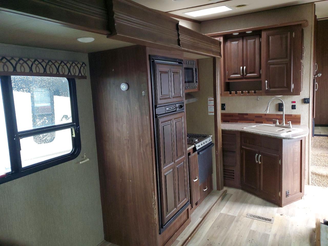 2016 DUTCHMAN Denali rv VIN 4YDF2902XGP940640 photo 7