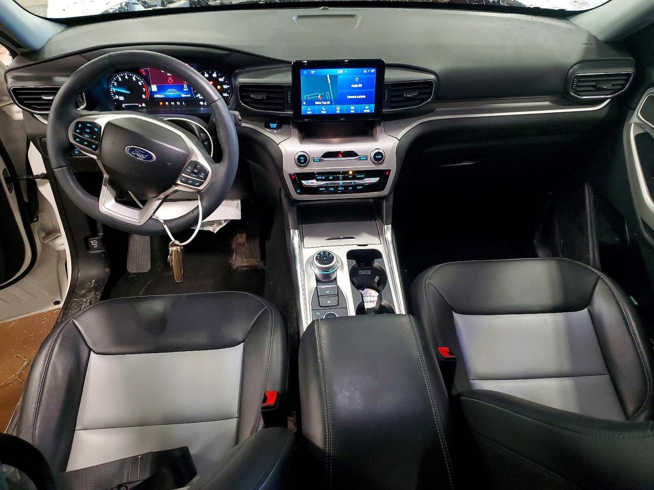 2024 Ford Explorer VIN 1FMSK8DH1RGA15589 photo 8