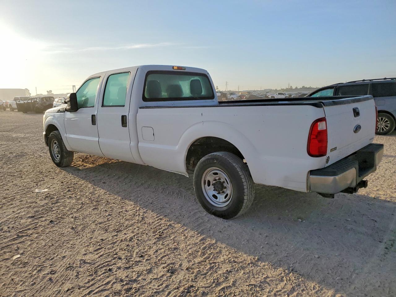 2014 Ford F250 VIN 1FT7W2A61EEA58964 photo 2