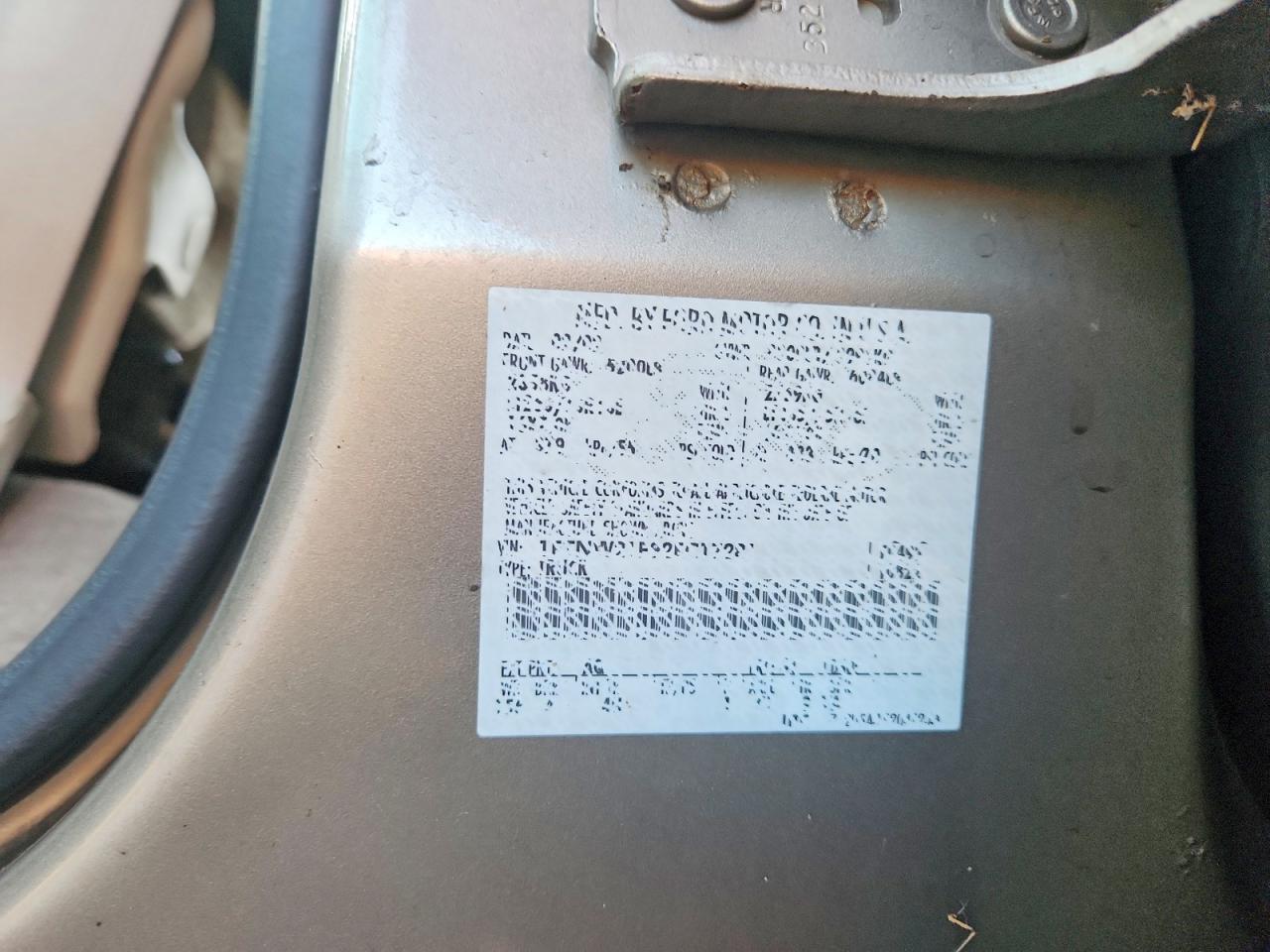2002 Ford F250 VIN 1FTNW21F92EC17281 photo 12