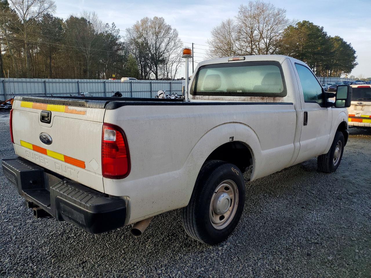 2013 Ford F250 VIN 1FTBF2A61DEB82063 photo 3