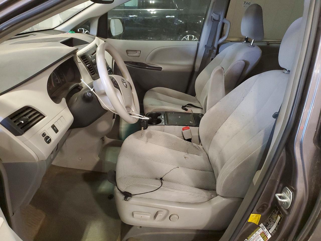2013 Toyota Sienna VIN 5TDKK3DC8DS345711 photo 7