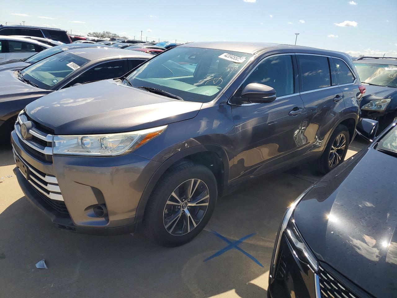 2019 Toyota Highlander VIN 5TDZZRFH2KS298517 photo 1