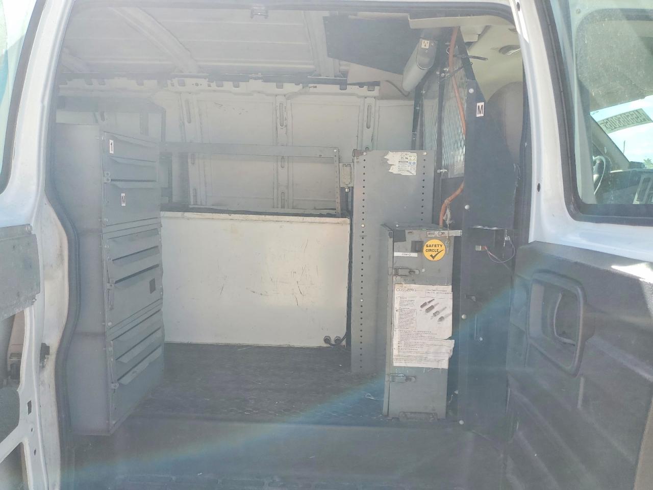 2008 CHEV Express VIN 1GCHG35K381161135 photo 11