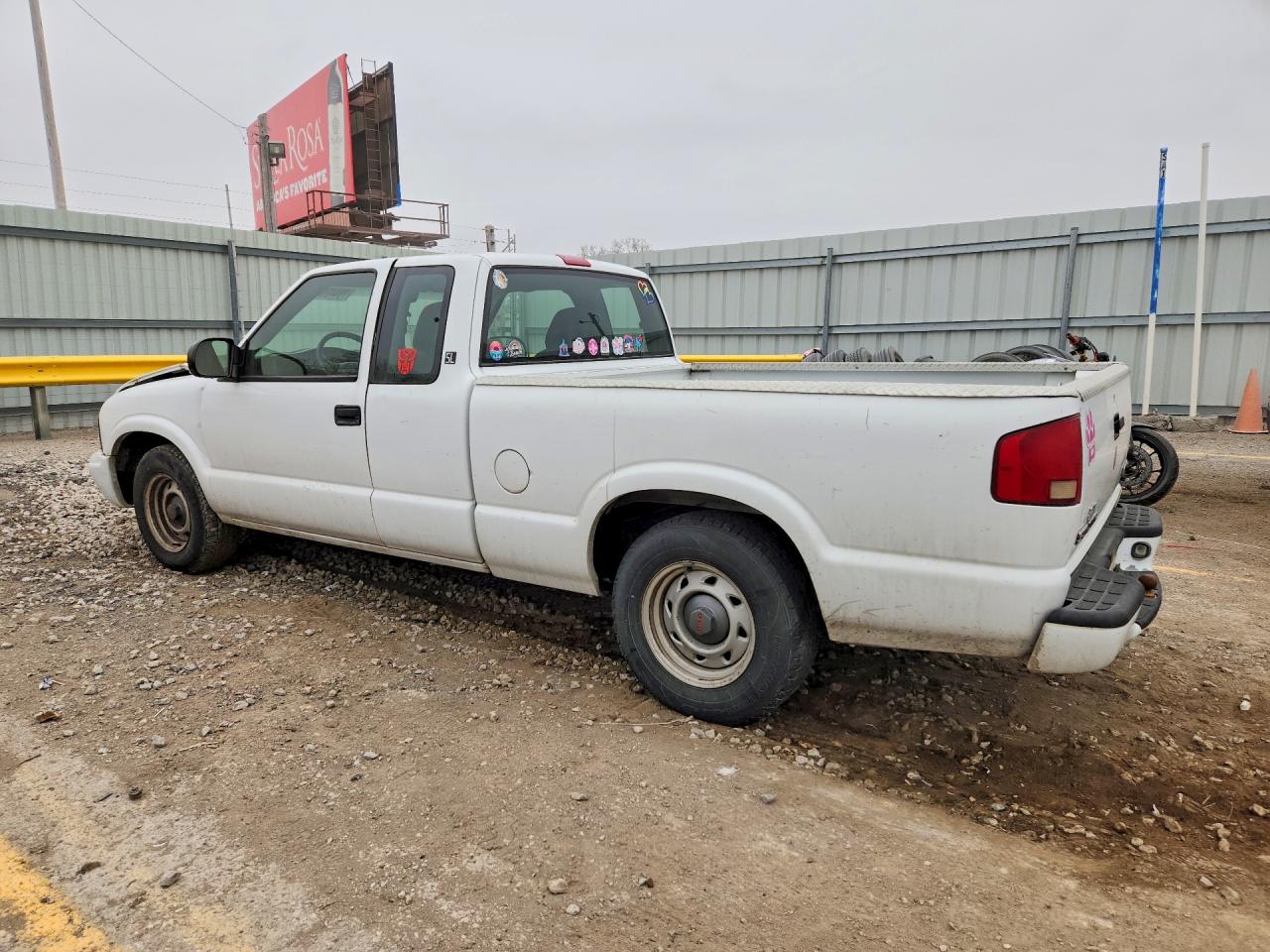 2003 GMC Sonoma VIN 1GTCS19XX38241339 photo 2