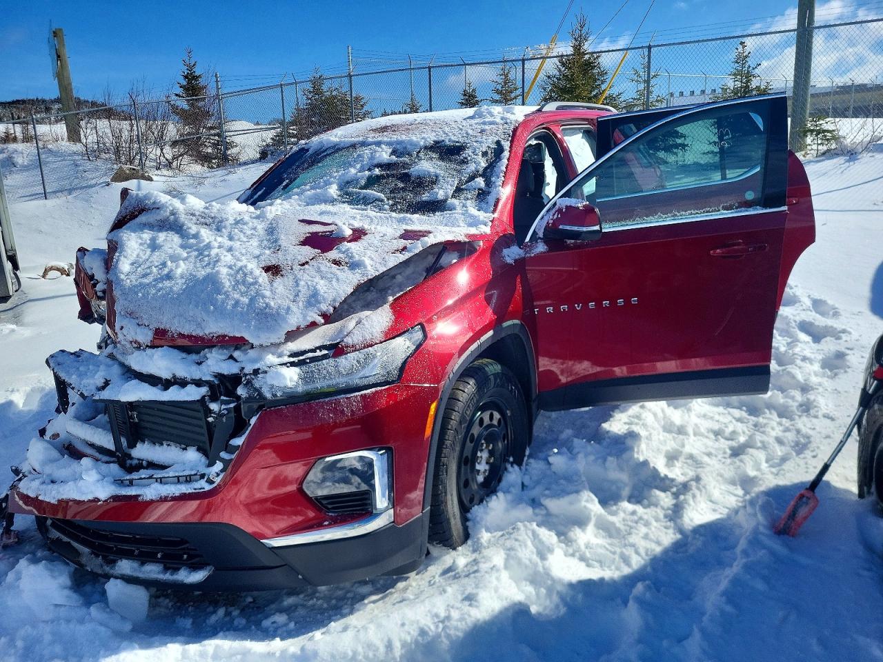 2023 Chev Traverse VIN 1GNEVHKW7PJ311010 photo 1