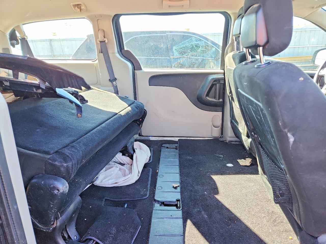 2015 Dodge Caravan VIN 2C4RDGBG8FR568610 photo 10