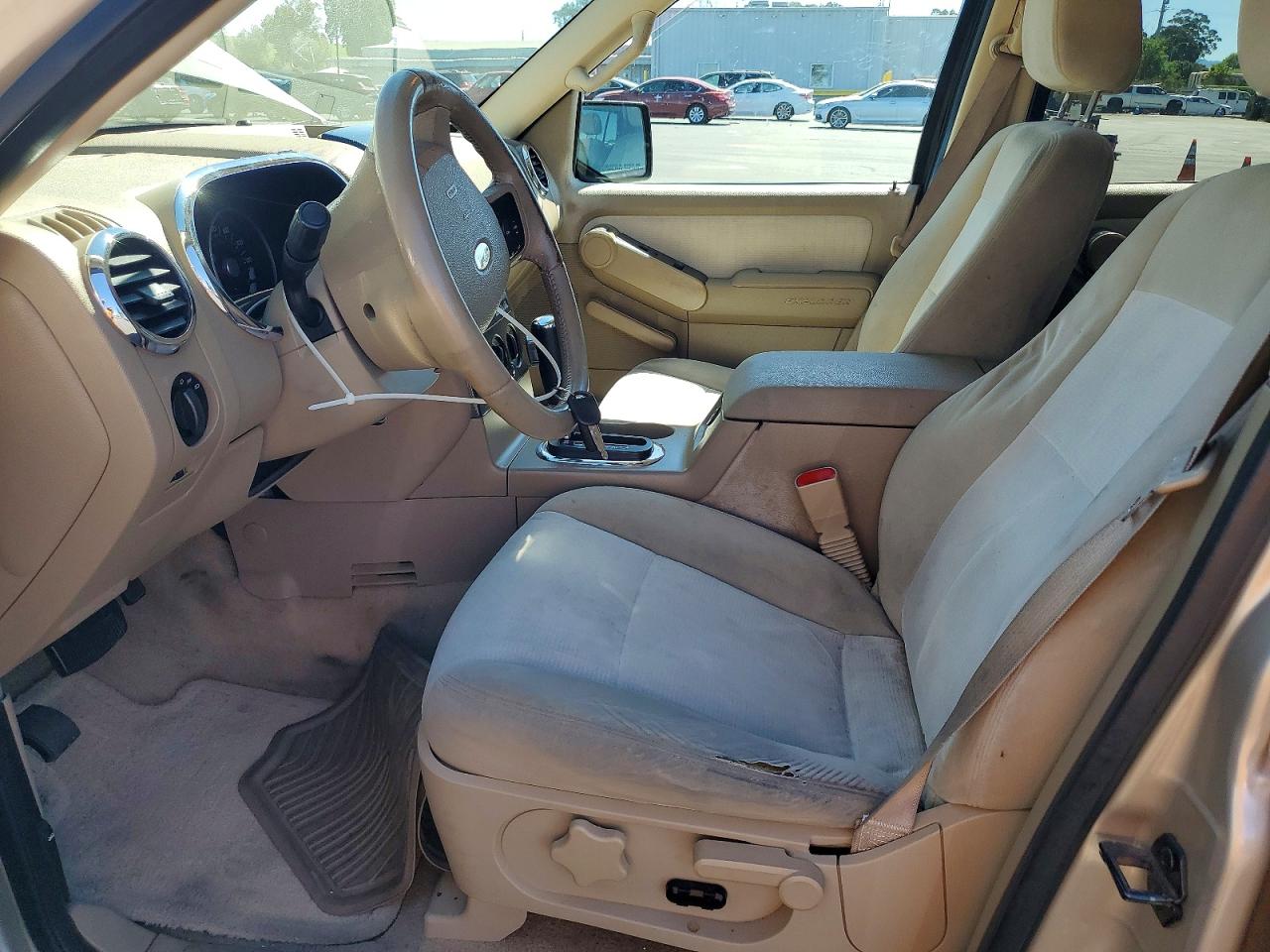 2007 Ford Explorer VIN 1FMEU73E17UB74359 photo 7