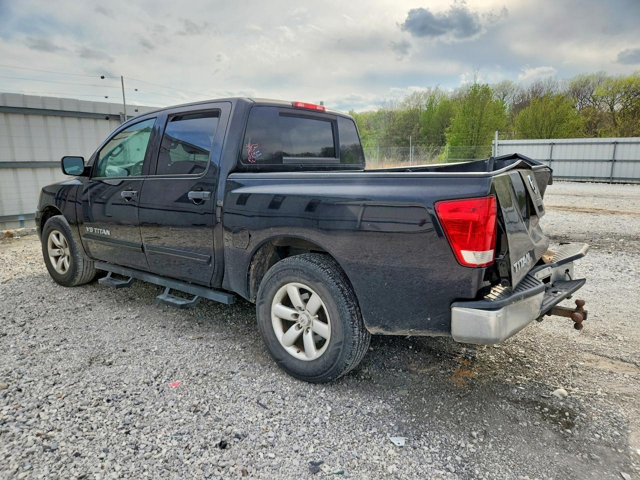 2012 Nissan TITAN VIN 1N6AA0EKXCN315582 photo 2