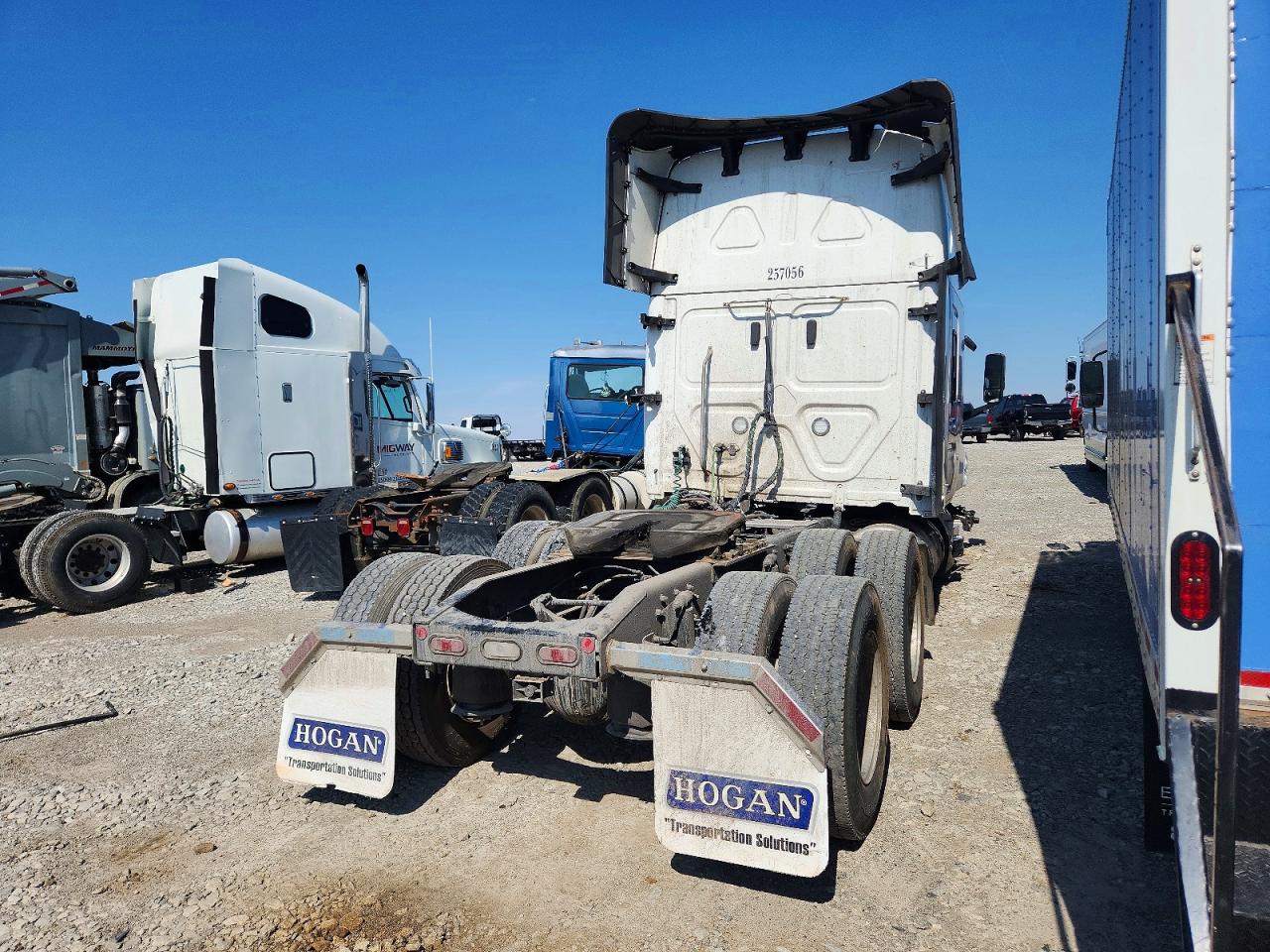 2025 FREIGHTLINER All other VIN 3AKJHHDRXSSVS1634 photo 4