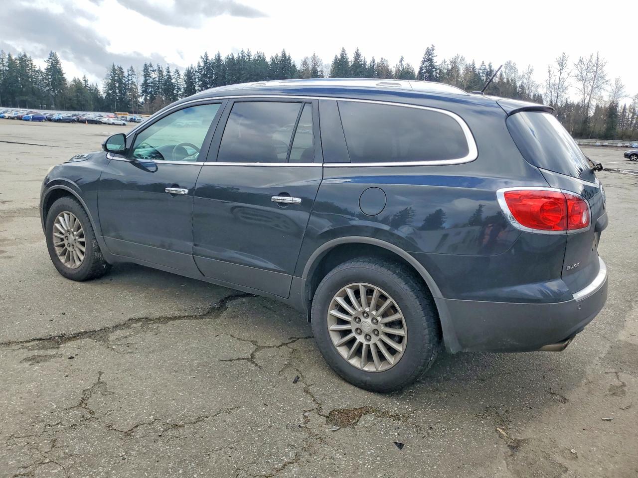 2011 Buick Enclave VIN 5GAKRBED7BJ357437 photo 2