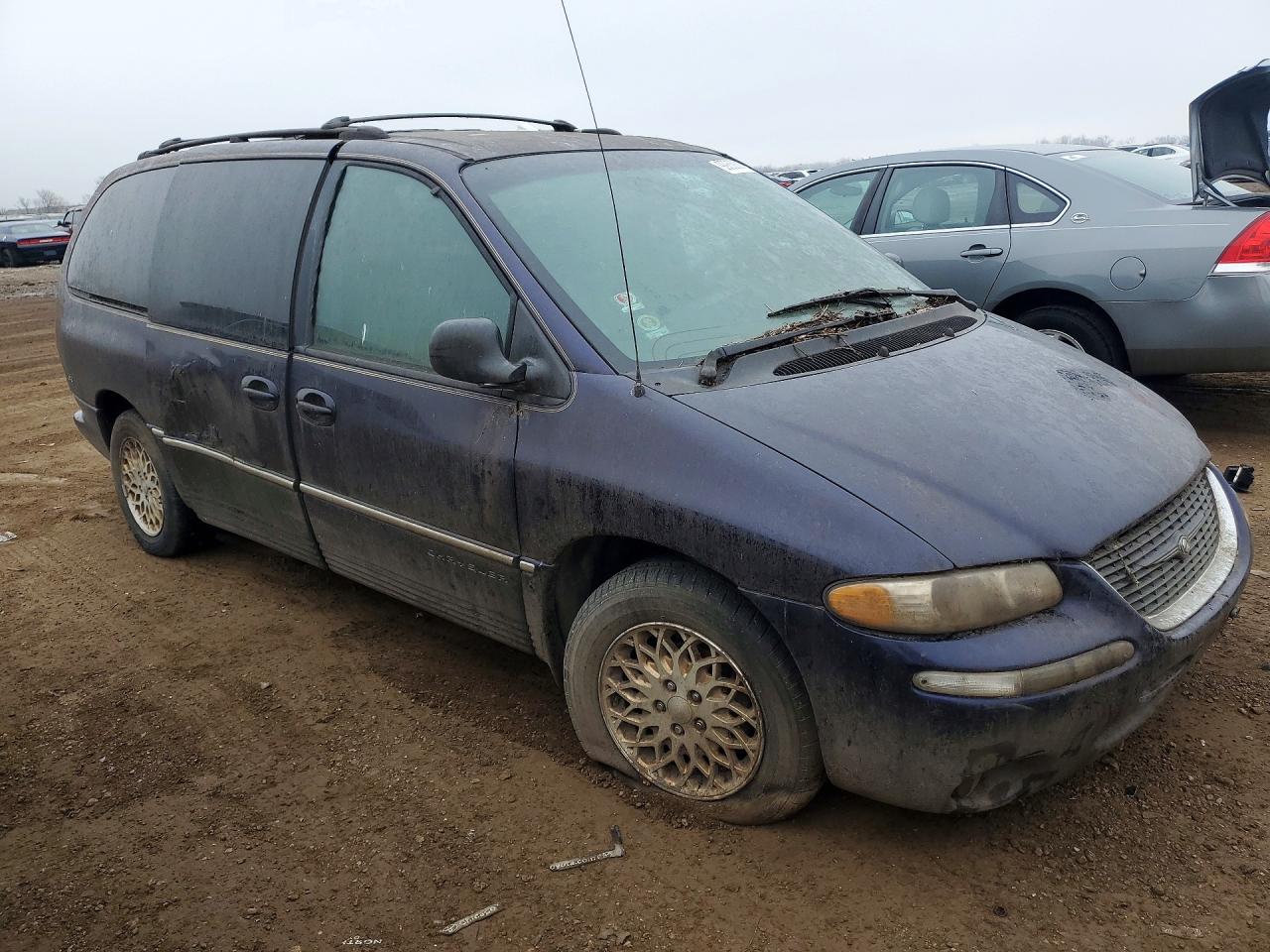 1998 Chrysler Minivan VIN 1C4GP64L4WB510270 photo 4