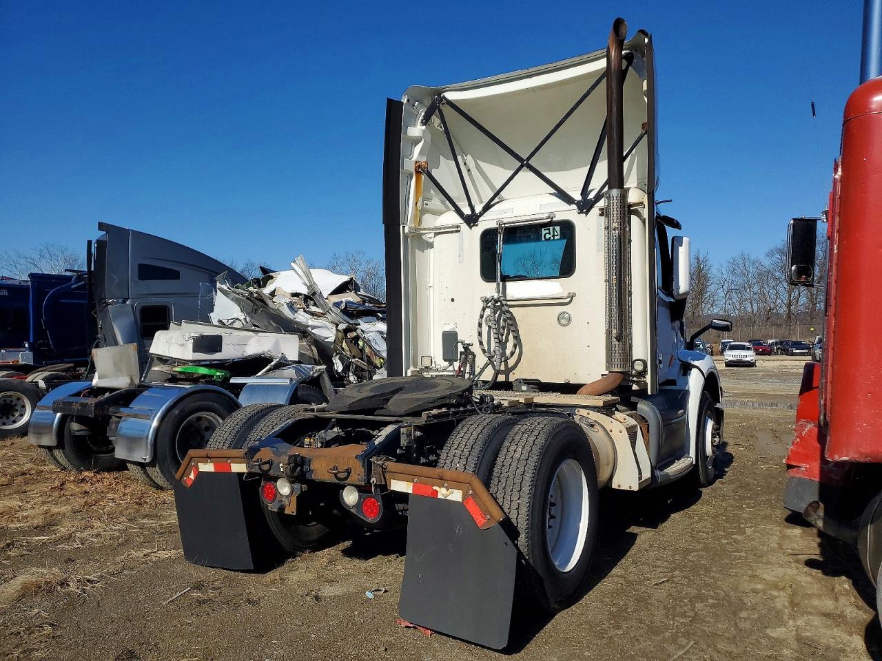 2017 PETERBILT All models VIN 1XPBA48X4HD428431 photo 4