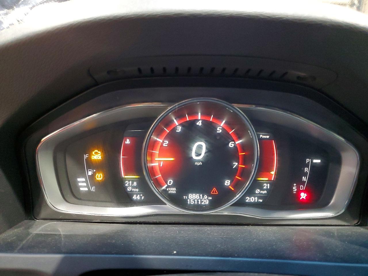 2017 Volvo V60 VIN YV440MWK1H1024635 photo 9