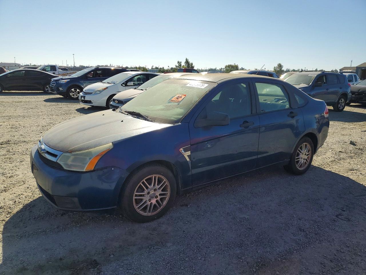 2008 Ford Focus VIN 1FAHP35N98W268189 photo 1