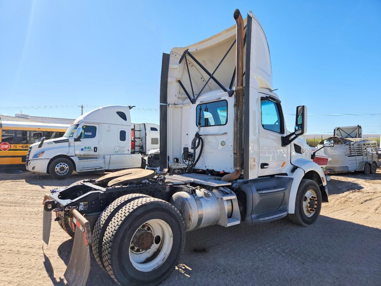 2017 PETERBILT All other VIN 1XPBA48X1HD428631 photo 4