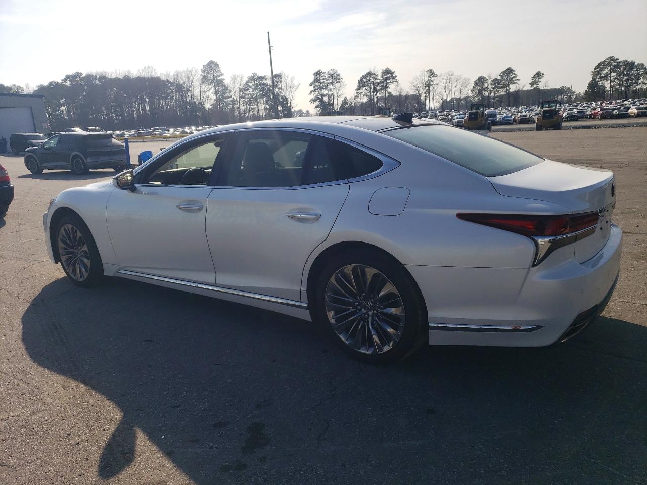 2018 Lexus Ls500 VIN JTHC5LFF3J5001870 photo 2