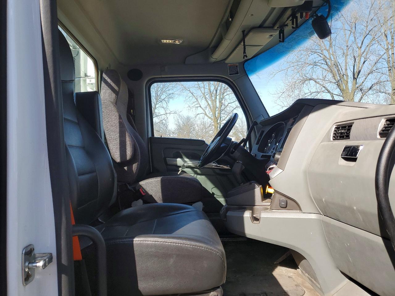 2018 KENWORTH All other VIN 1XKYA48X9JJ204353 photo 5