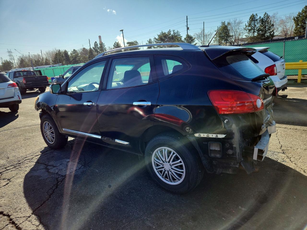 2015 Nissan Rogue select VIN JN8AS5MV6FW753902 photo 2