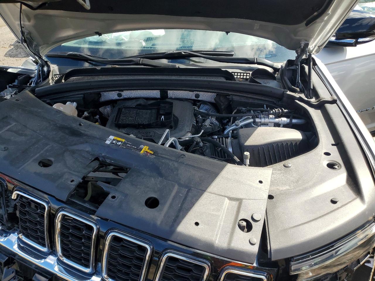 2023 Jeep Cherokee VIN 1C4RJYB60PC626080 photo 11